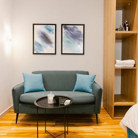 Durres Str Modern Apartments - The Nest 티라나 외부 사진