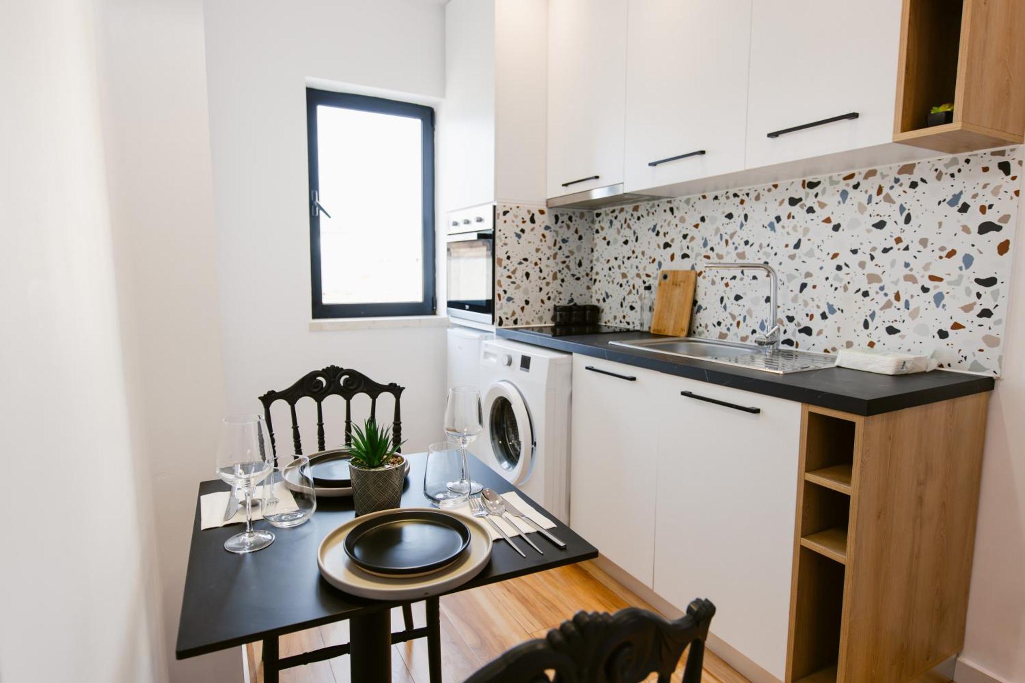 Durres Str Modern Apartments - The Nest 티라나 외부 사진